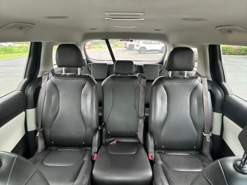 Pre-Owned Flare Red 2022 Kia Carnival LXS FWD - photo 28 - Stock #X2482