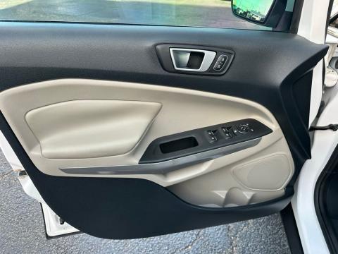 Pre-Owned White Platinum 2018 Ford EcoSport Titanium FWD - photo 12 - Stock #260650A