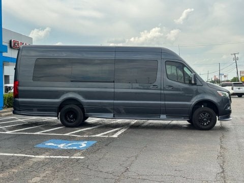 Pre-Owned  2023 Mercedes-Benz Sprinter 3500 Cargo 170 WB AWD - photo 5 - Stock #B5623