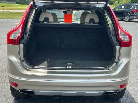Pre-Owned Seashell Metallic 2016 Volvo XC60 T5 Drive-E Premier FWD - photo 8 - Stock #X2488